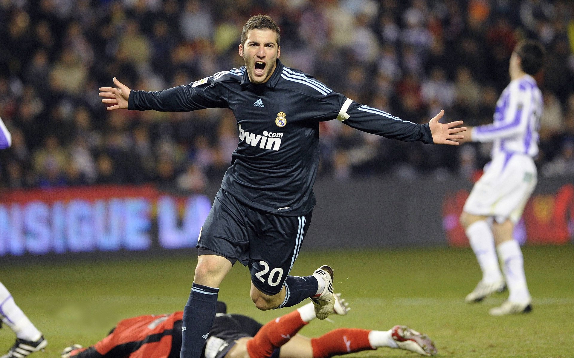 曼城轻取多特蒙德：高效攻防全面胜出，曼城多特蒙德集锦