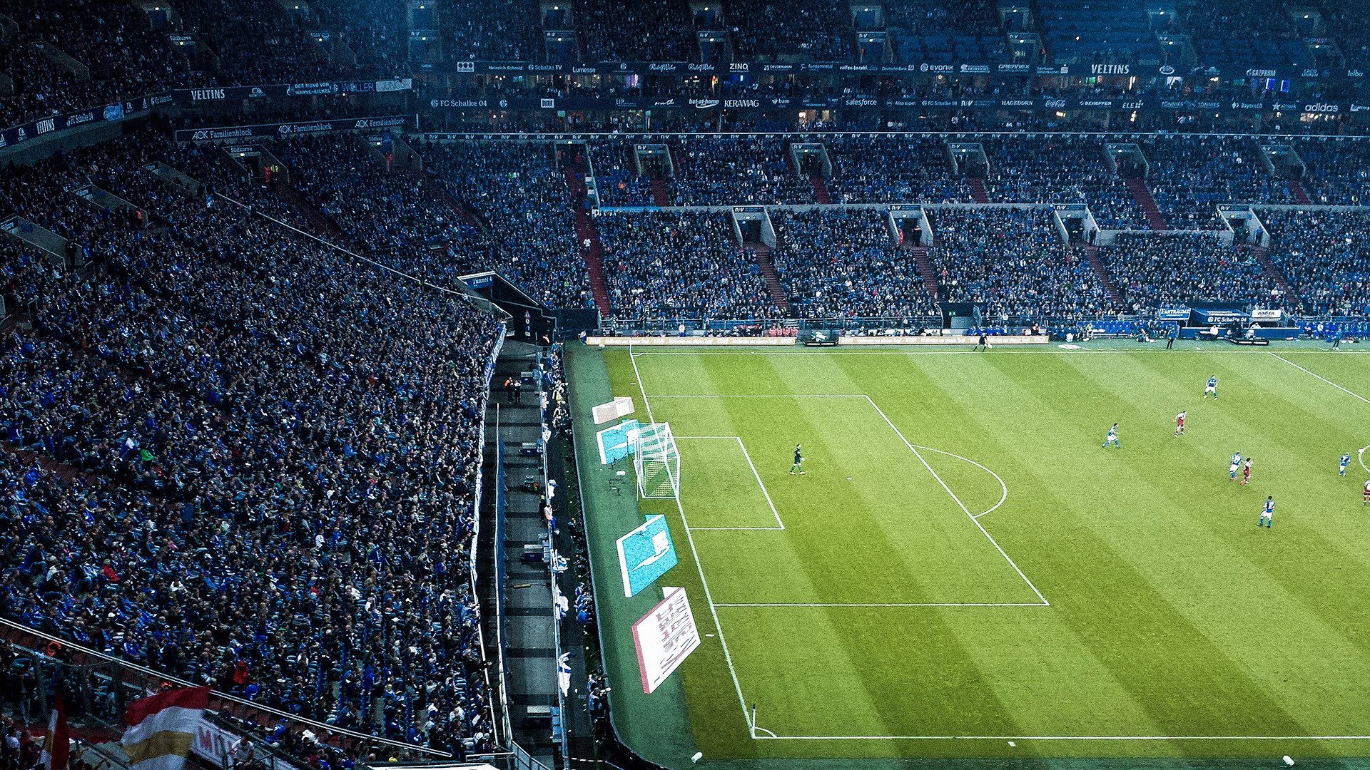 格拉纳达主场2-1战胜西班牙人，取得胜利，格拉纳达升入西甲