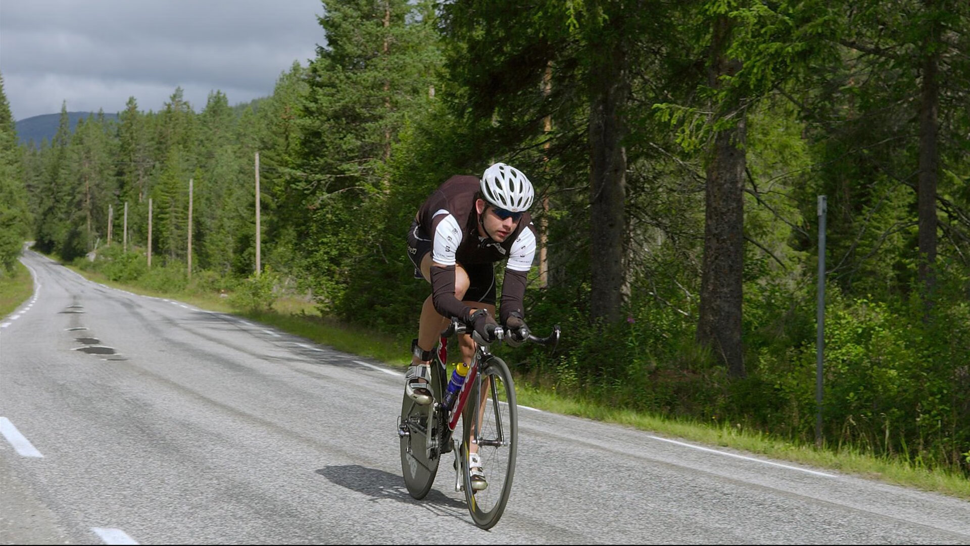 爱游戏体育客户端-西班牙举办“篮球无国界”欧洲训练营，促进篮球发展